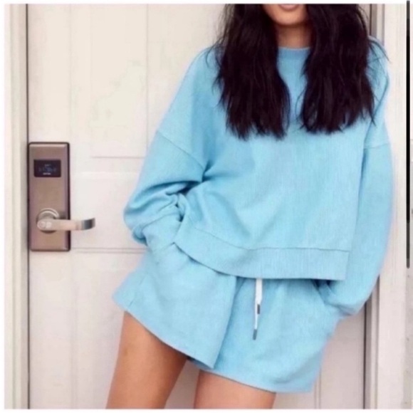 🚨2 FOR $20🚨AERIE CORDED SWEATSHIRT - Picture 4 of 16